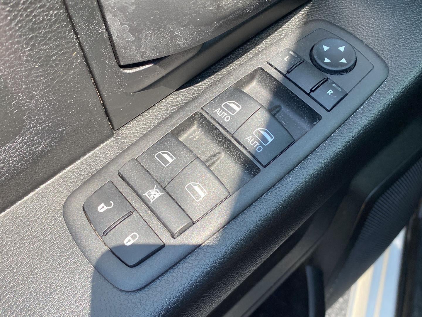 2023 RAM 1500 Classic Tradesman Crew Cab 4x4 6'4" Box