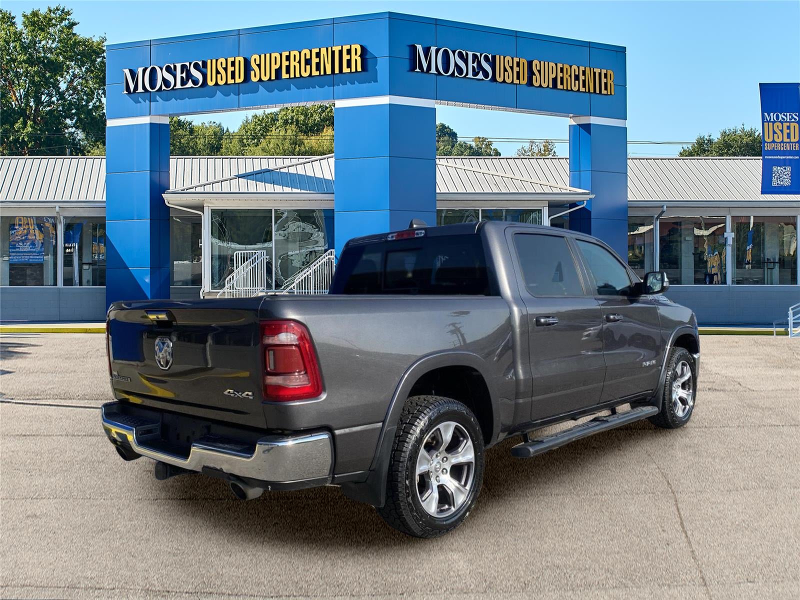 2022 RAM 1500 Laramie Crew Cab 4x4 5'7" Box