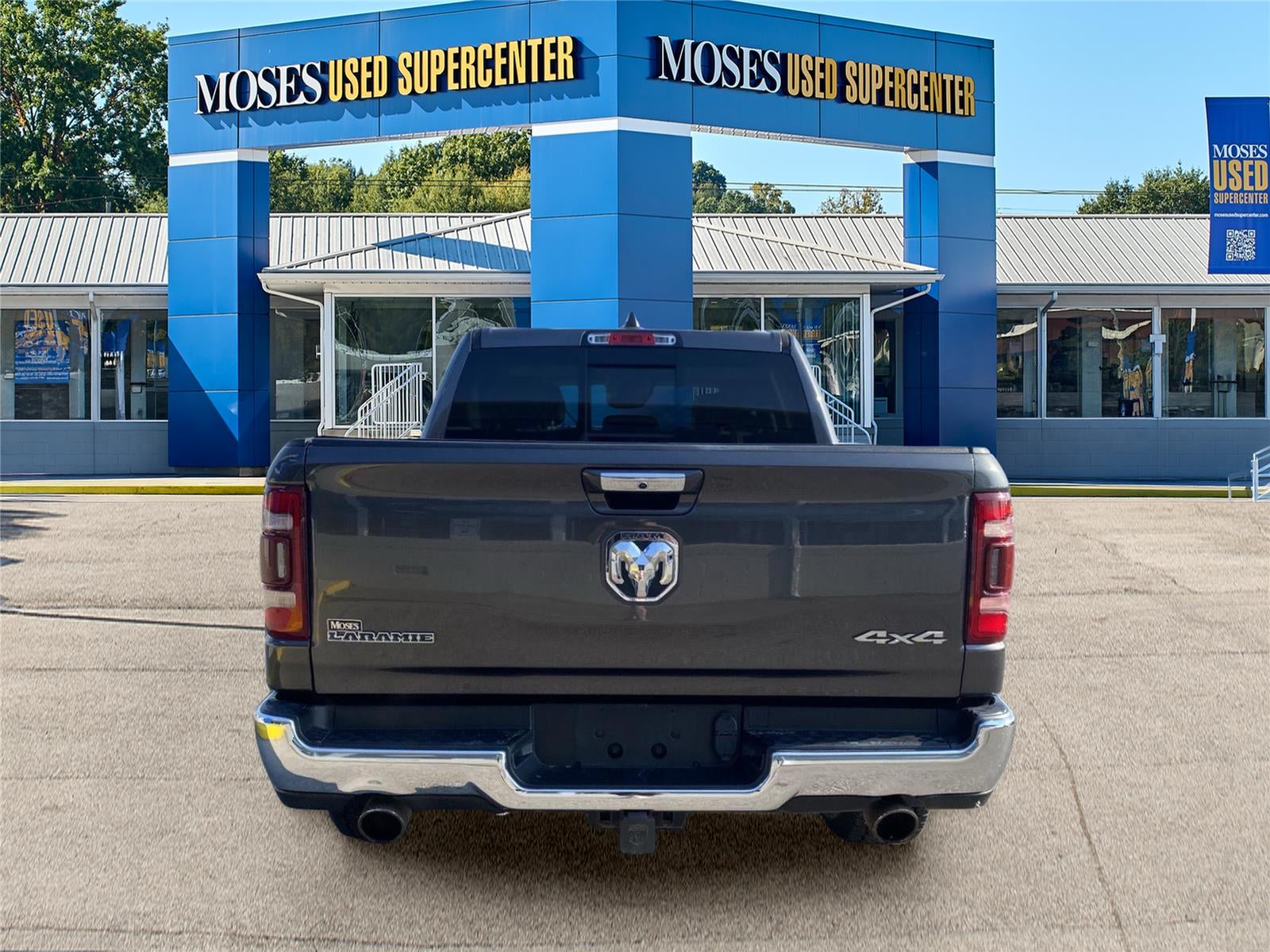 2022 RAM 1500 Laramie Crew Cab 4x4 5'7" Box