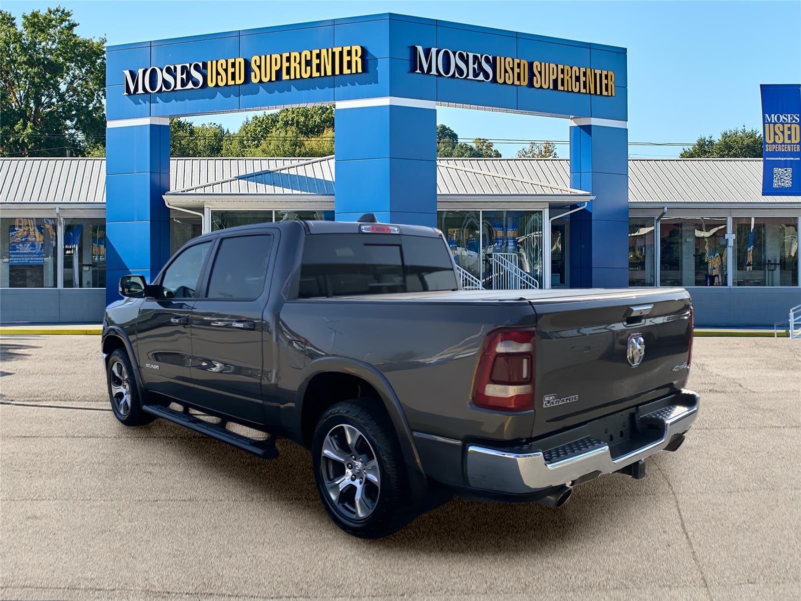 2022 RAM 1500 Laramie Crew Cab 4x4 5'7" Box