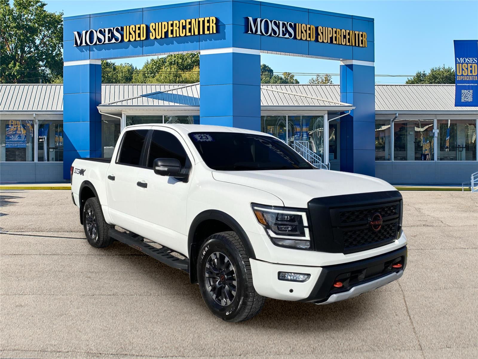 2023 Nissan TITAN Crew Cab PRO-4X 4x4