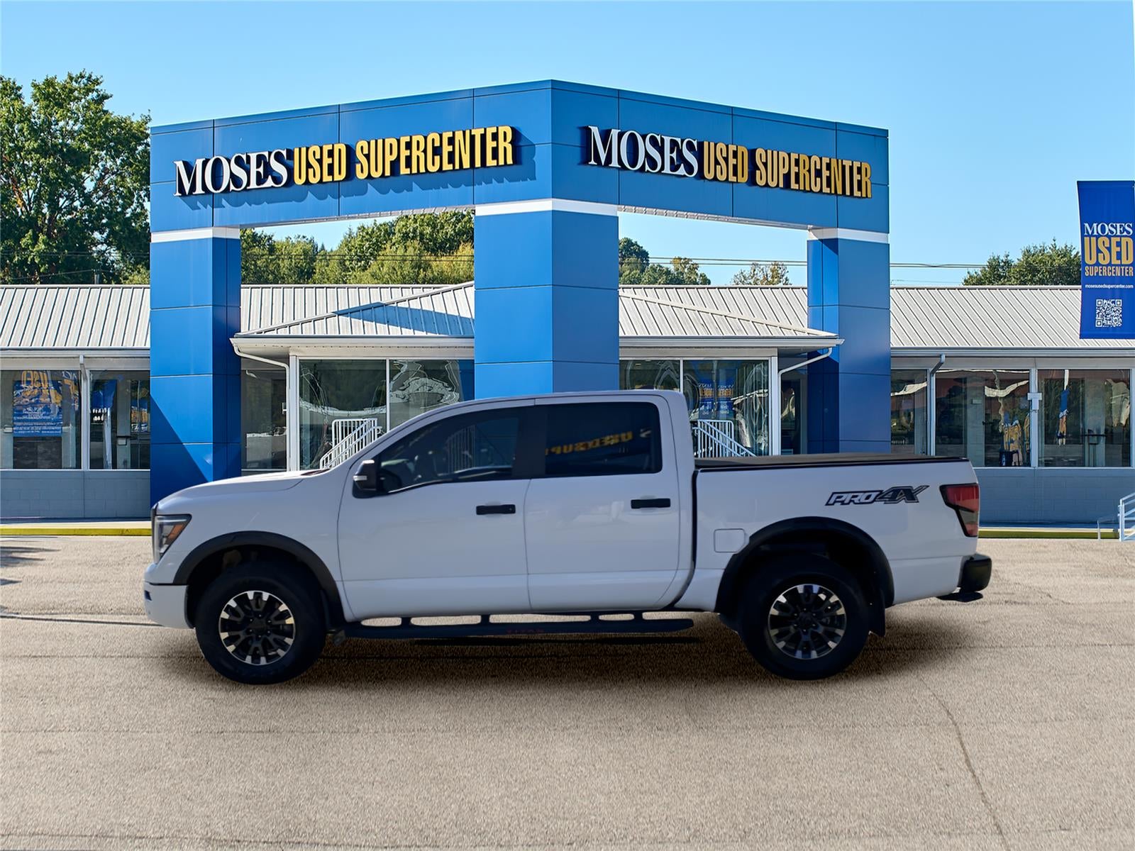2023 Nissan TITAN Crew Cab PRO-4X 4x4