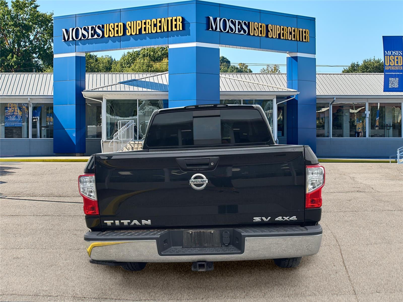 2018 Nissan TITAN SV