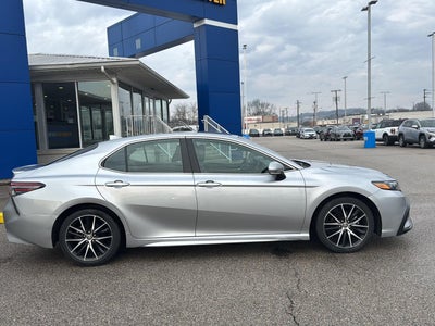 2024 Toyota Camry SE