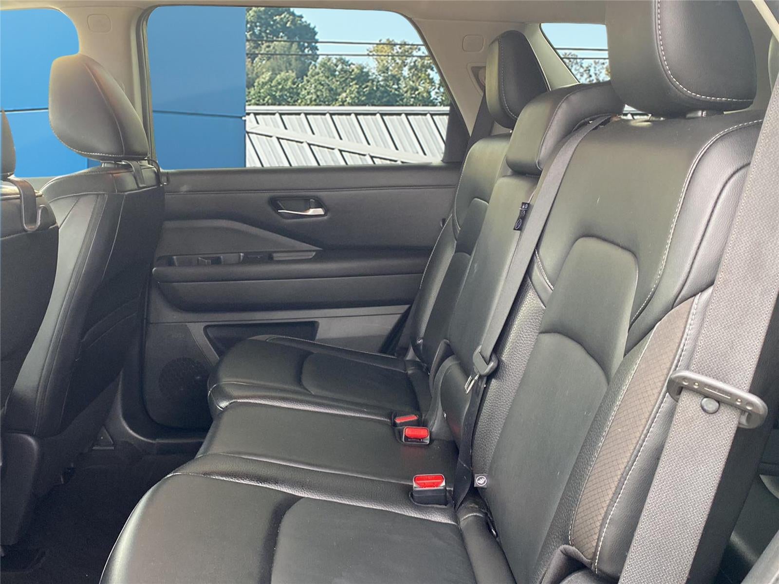 2023 Nissan Pathfinder SL 4WD