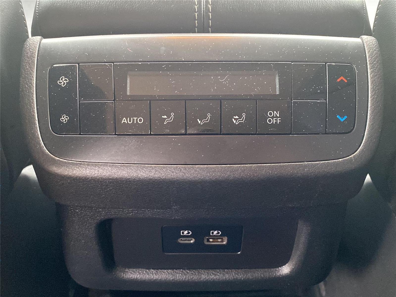 2023 Nissan Pathfinder SL 4WD