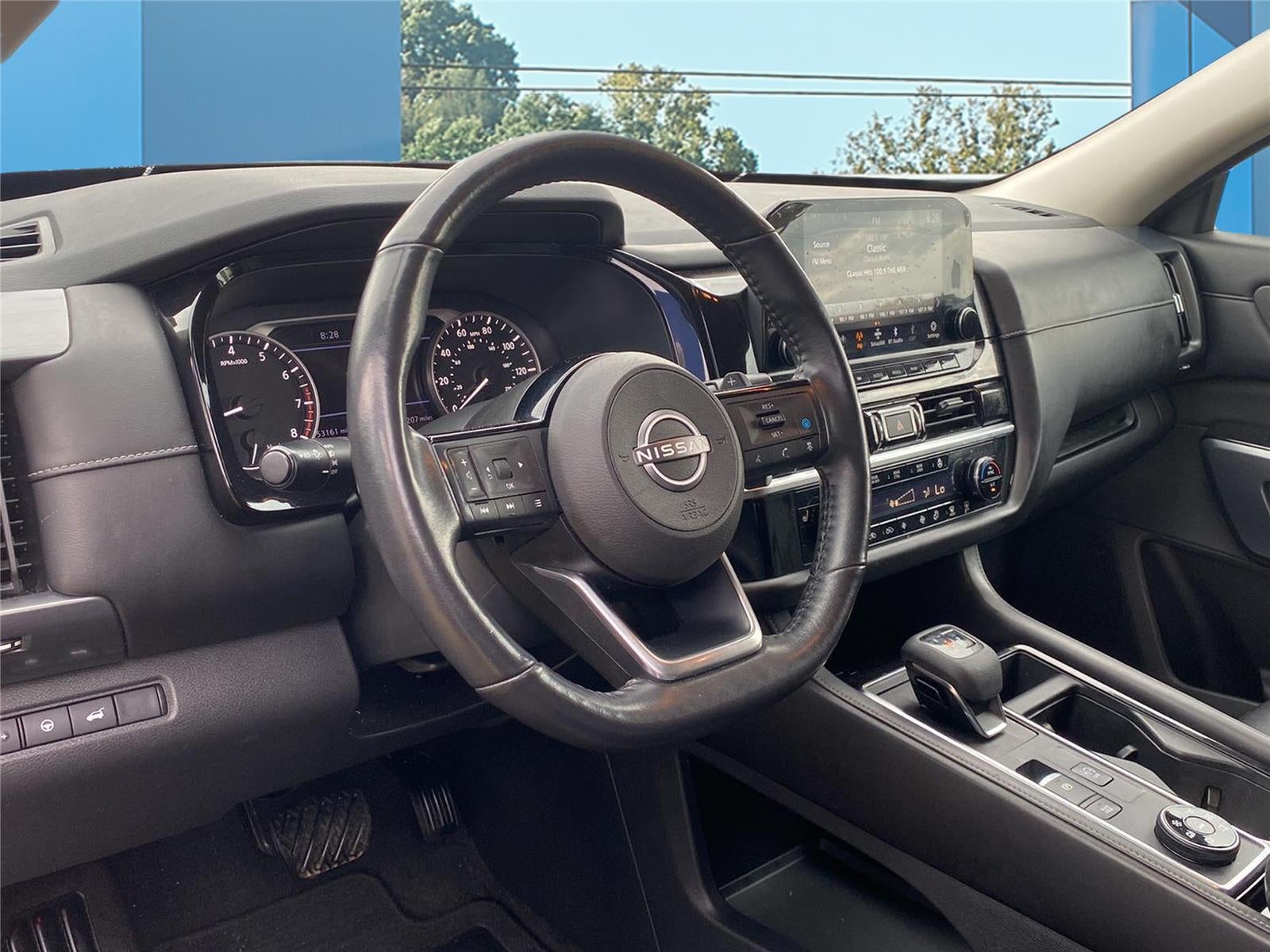 2023 Nissan Pathfinder SL 4WD