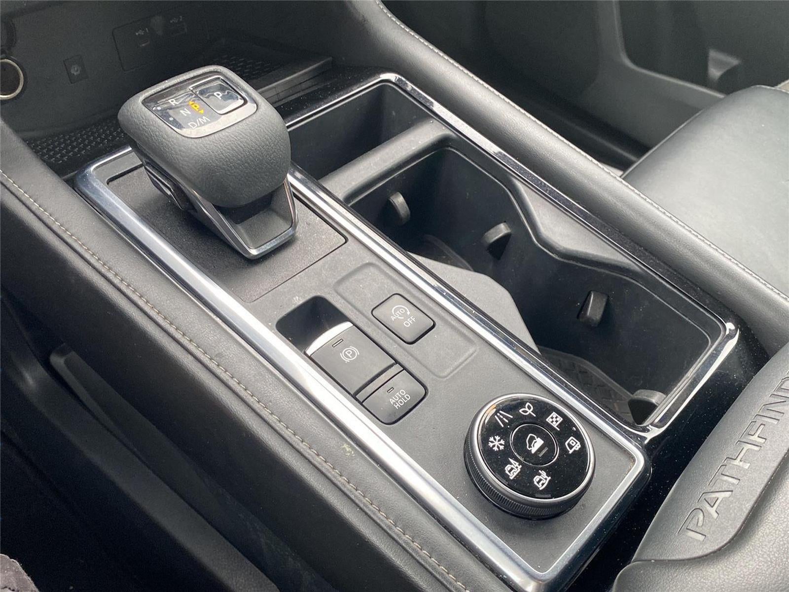 2023 Nissan Pathfinder SL 4WD