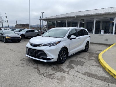 2025 Toyota Sienna Platinum