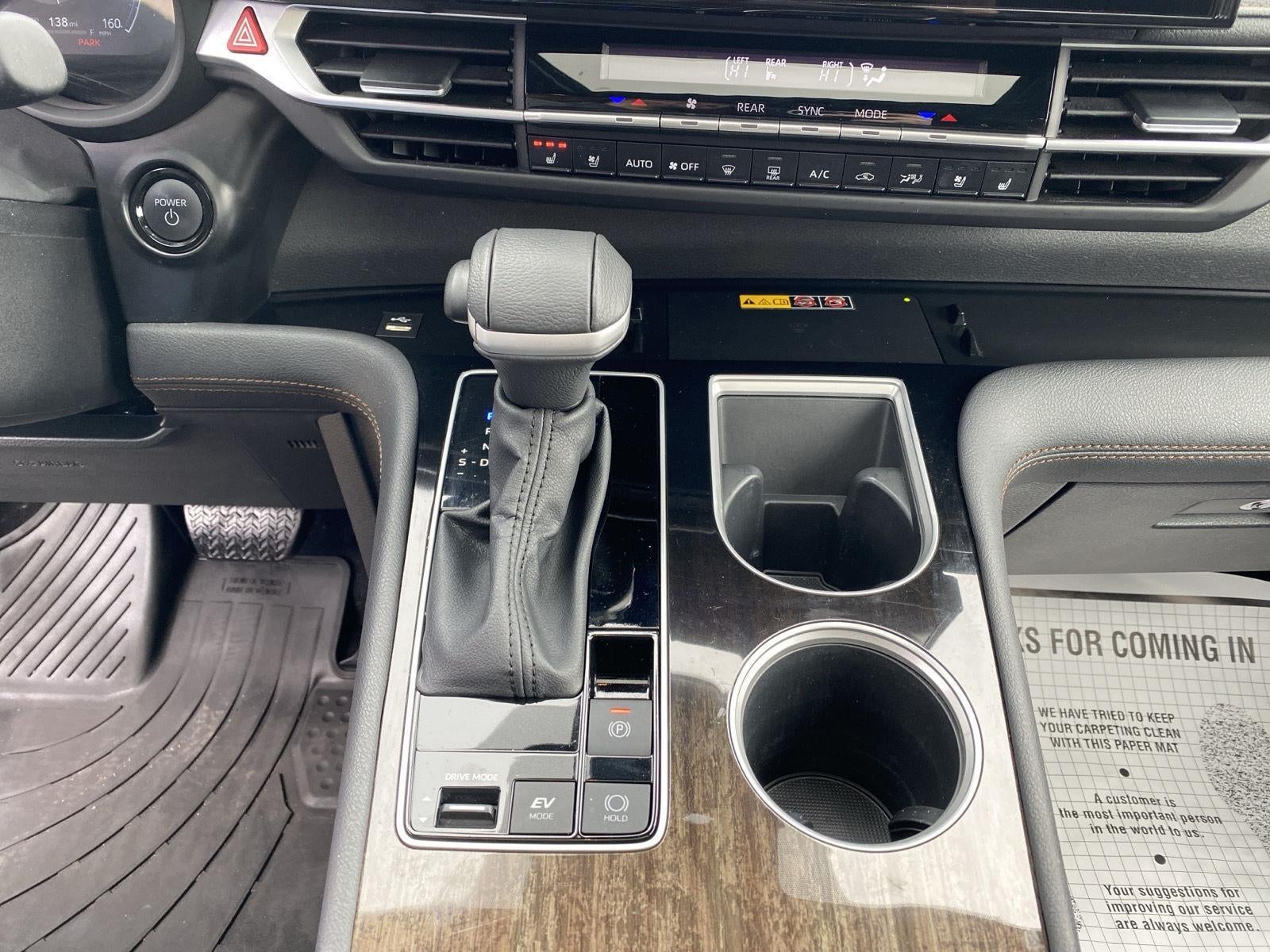 2025 Toyota Sienna Platinum