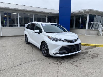 2025 Toyota Sienna Platinum