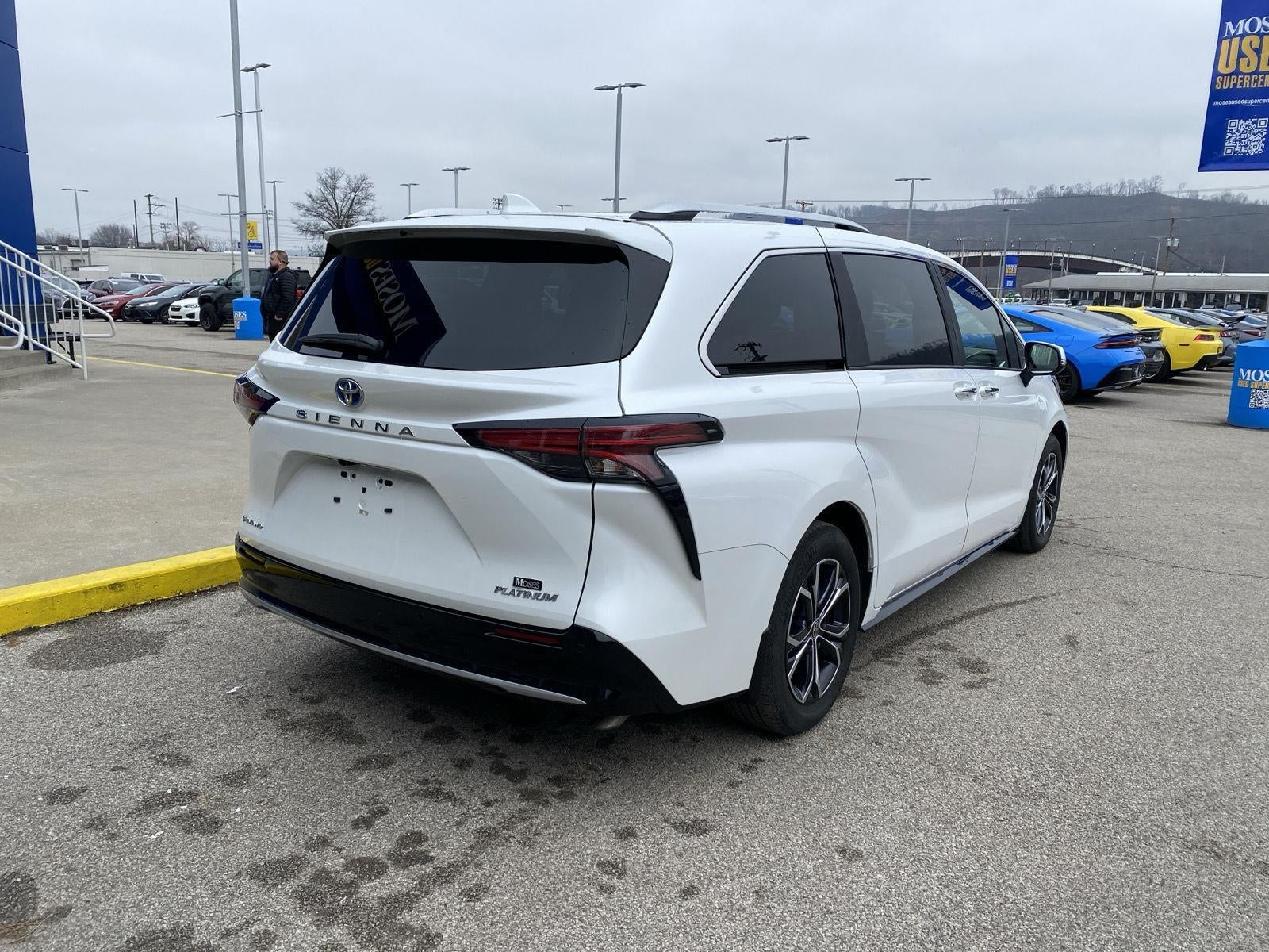 2025 Toyota Sienna Platinum