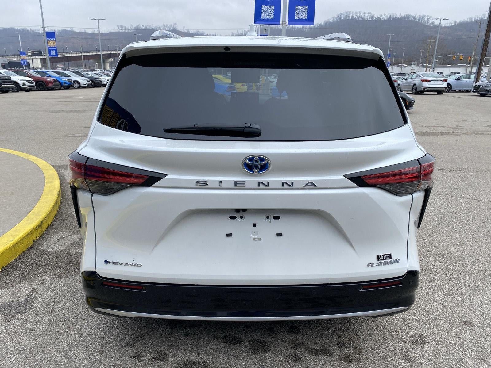 2025 Toyota Sienna Platinum