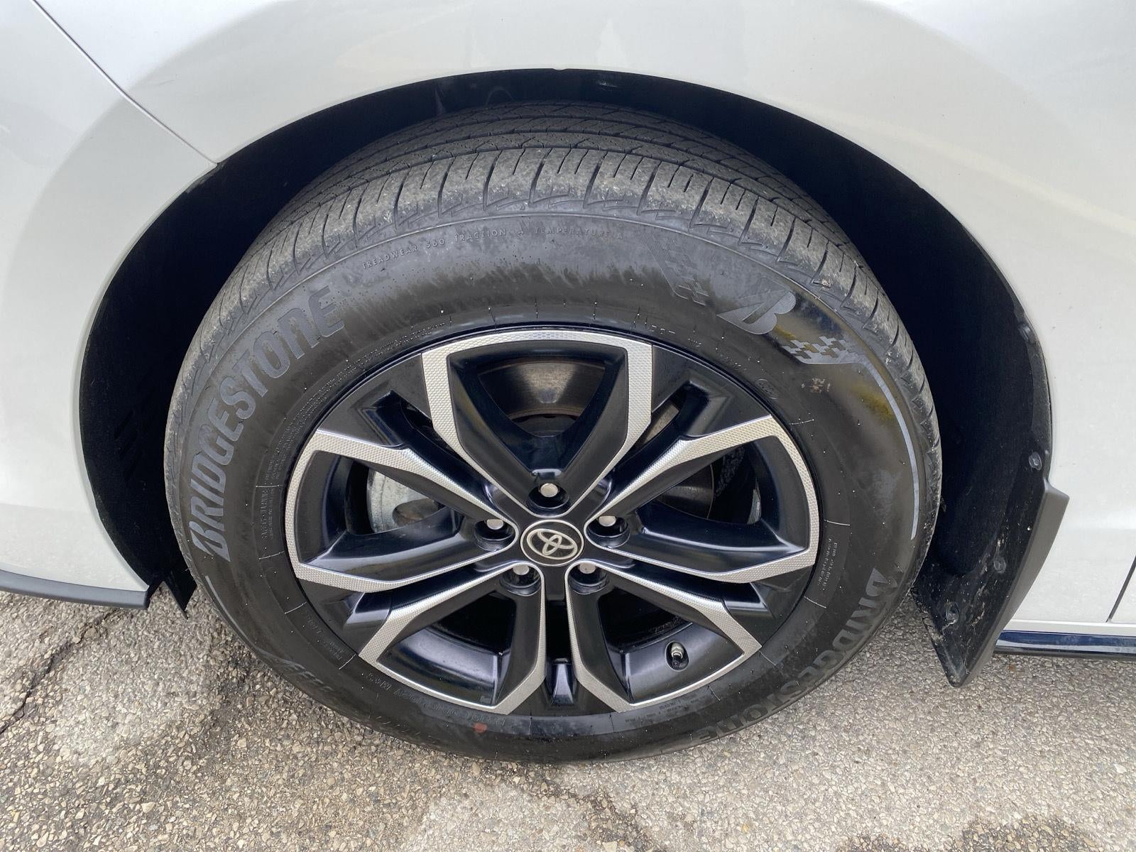 2025 Toyota Sienna Platinum