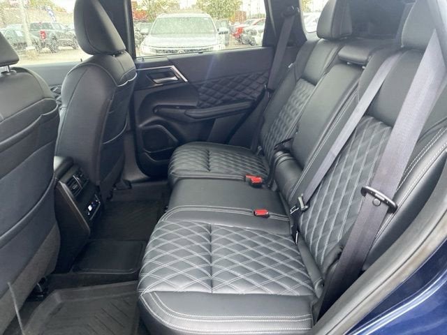 2024 Mitsubishi Outlander Plug-In Hybrid SEL