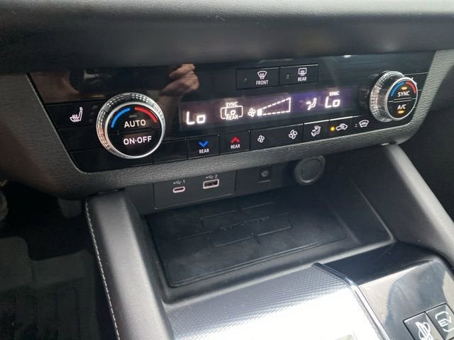 2024 Mitsubishi Outlander Plug-In Hybrid SEL