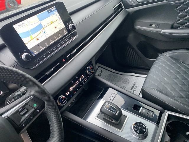 2024 Mitsubishi Outlander Plug-In Hybrid SEL