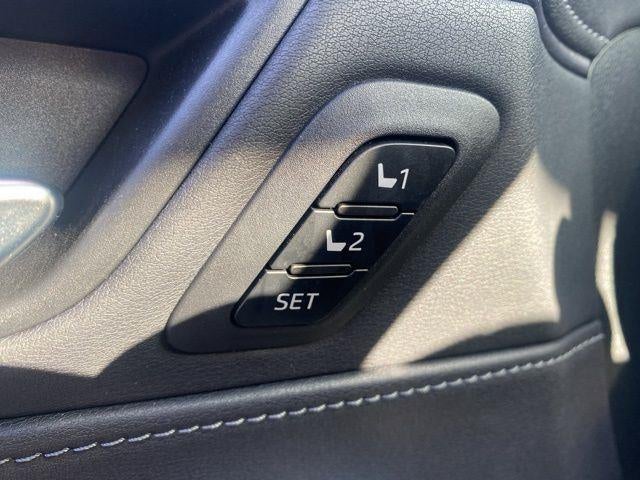 2023 Toyota Venza LE