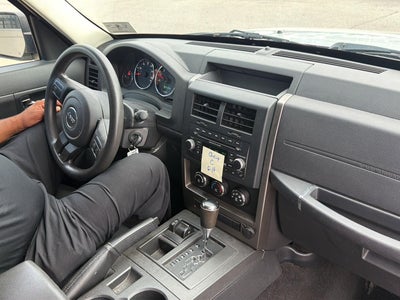 2012 Jeep LIBERTY SUV
