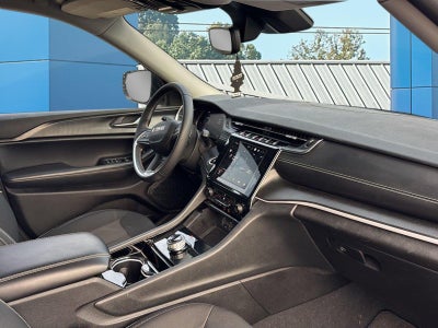2023 Jeep GRAND CHEROKEE L Base