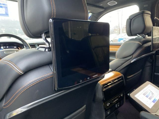 2022 Jeep Grand Wagoneer Series III