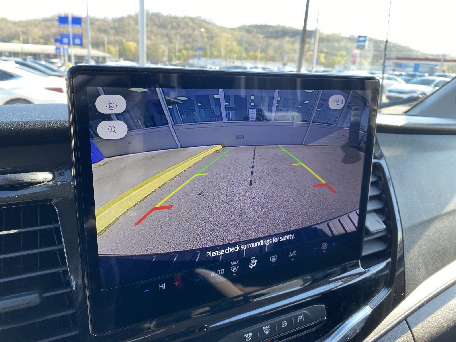 2024 Ford Transit Passenger Wagon XLT