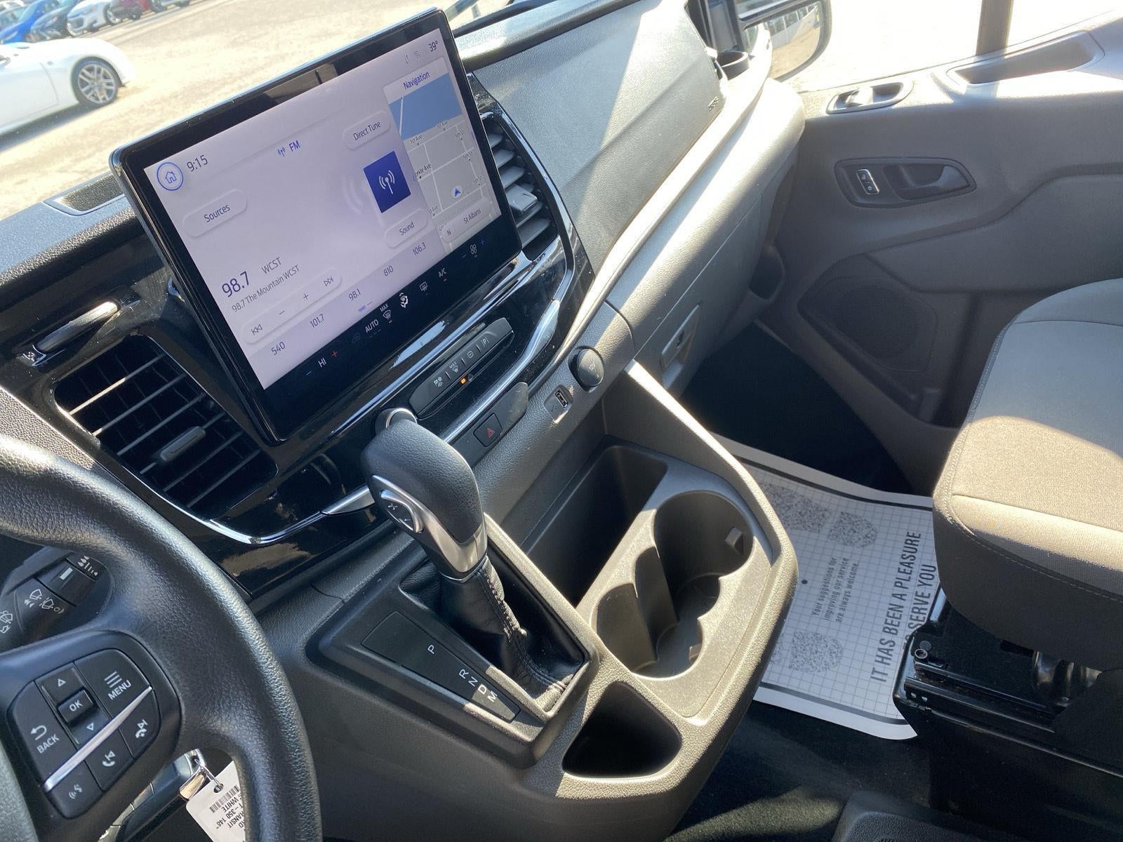 2024 Ford Transit Passenger Wagon XLT