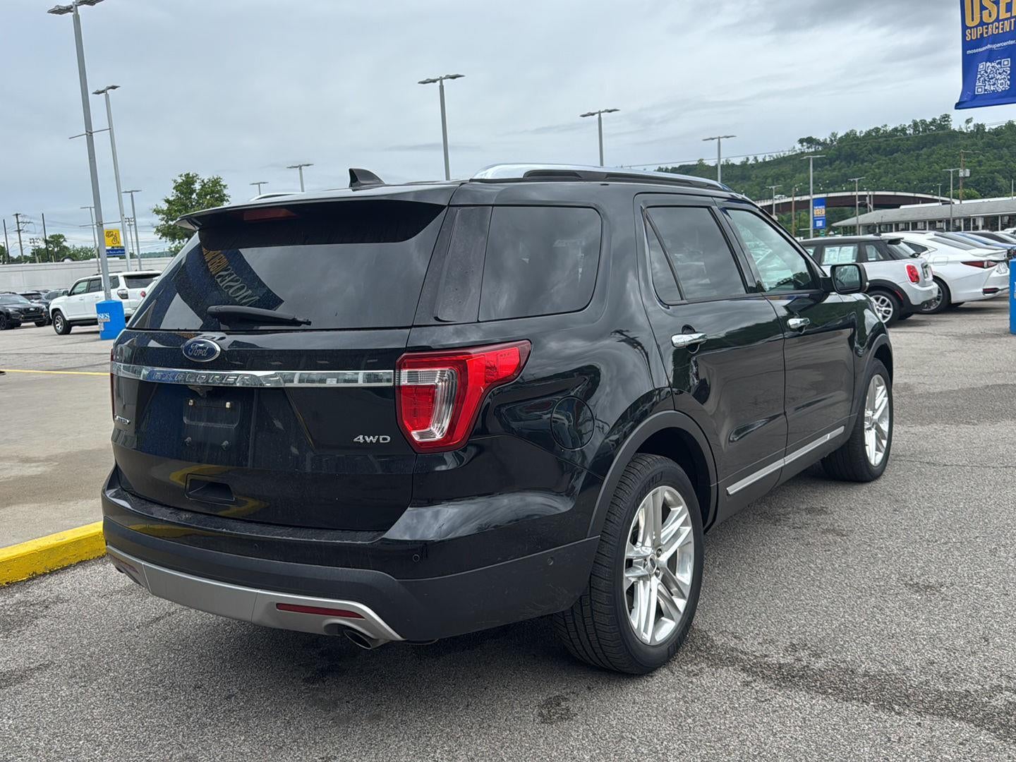 2017 Ford Explorer tan