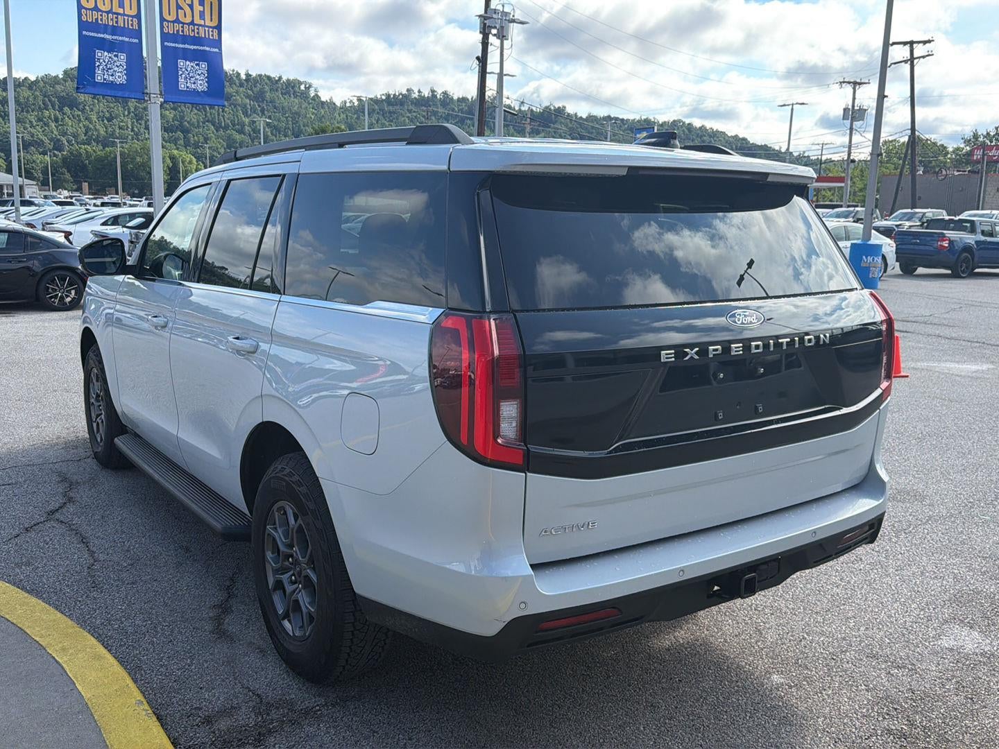 2025 Ford EXPEDITION ACTIVE Base