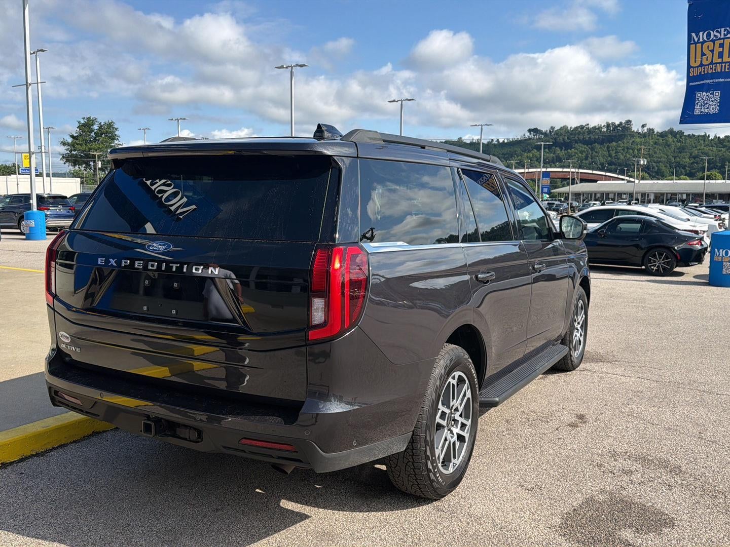 2025 Ford EXPEDITION ACTIVE Base