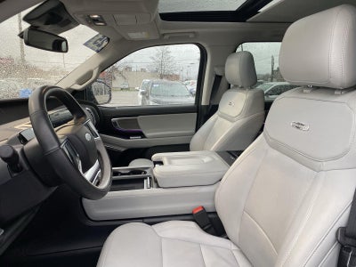 2025 Ford EXPEDITION Base