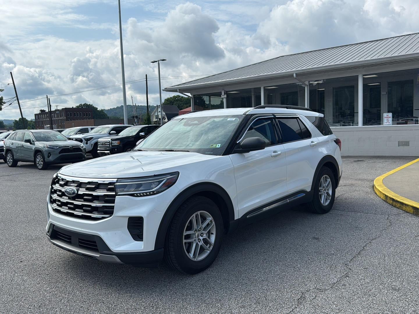 2025 Ford Explorer Active