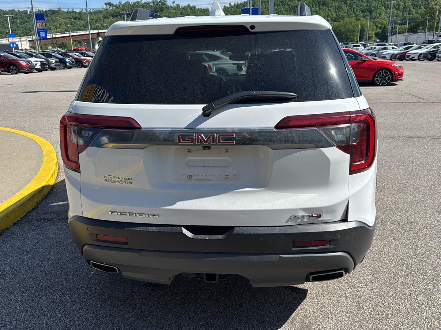 2023 GMC Acadia AT4