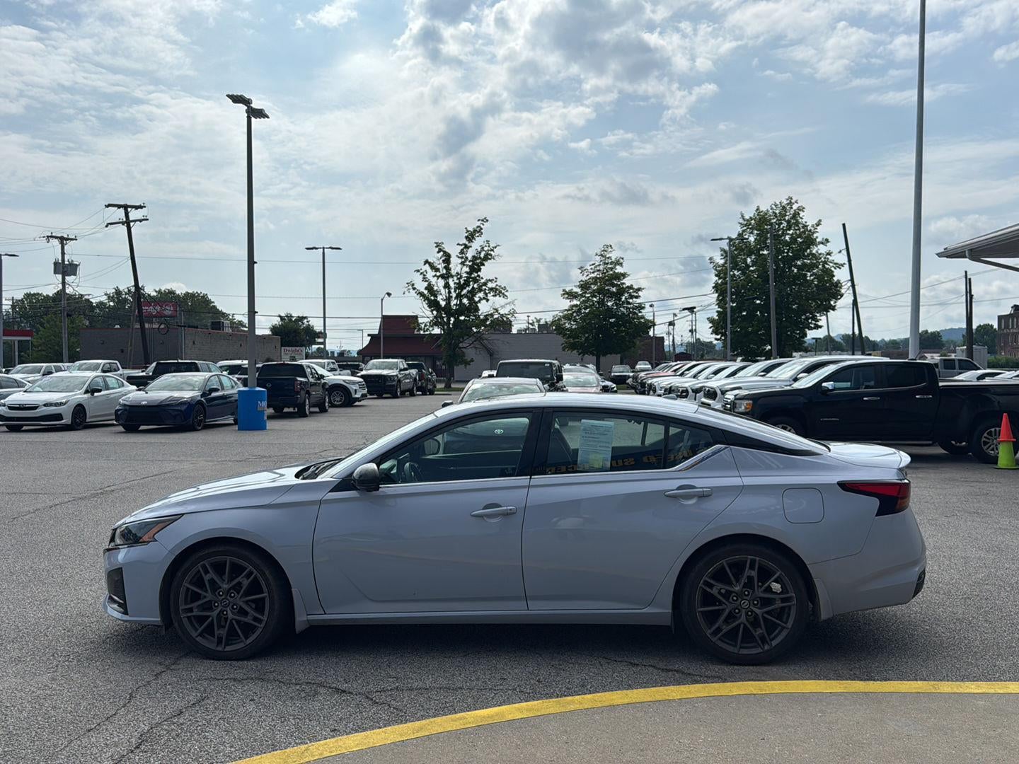 2023 Nissan Altima 2.0 SR