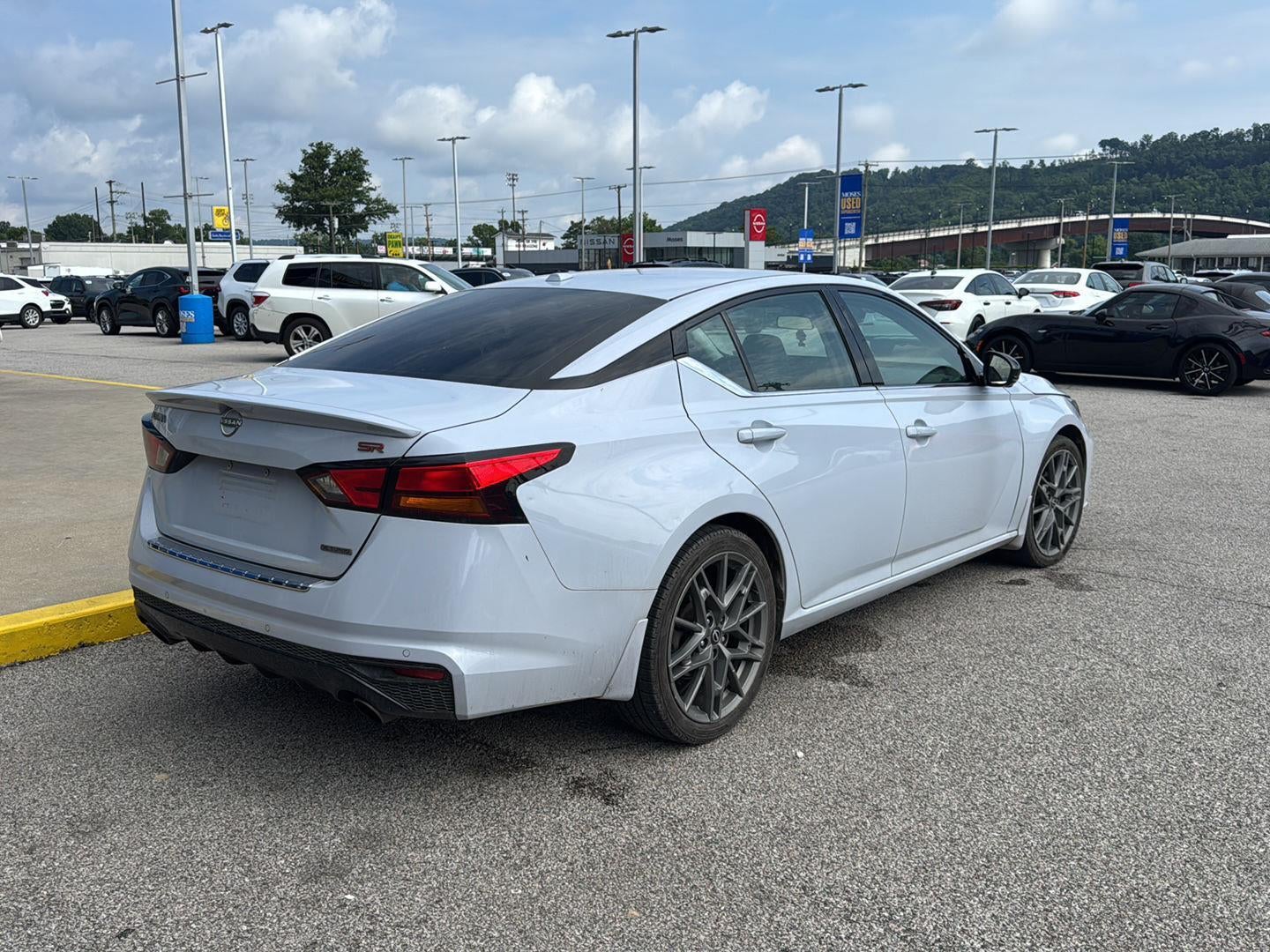 2023 Nissan Altima 2.0 SR