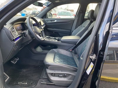 2024 Volkswagen Atlas Cross Sport 2.0T SEL Premium R-Line