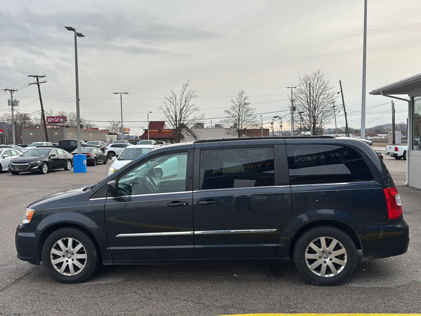2013 Chrysler Town & Country Touring