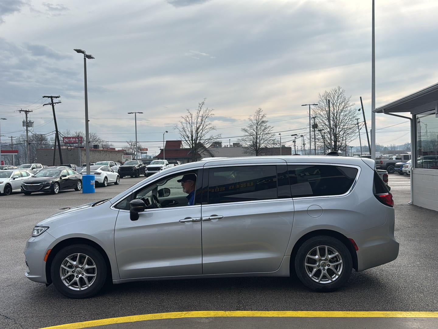 2024 Chrysler Pacifica Touring L