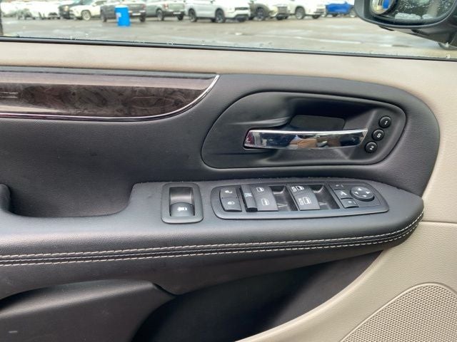 2016 Chrysler Town & Country Limited