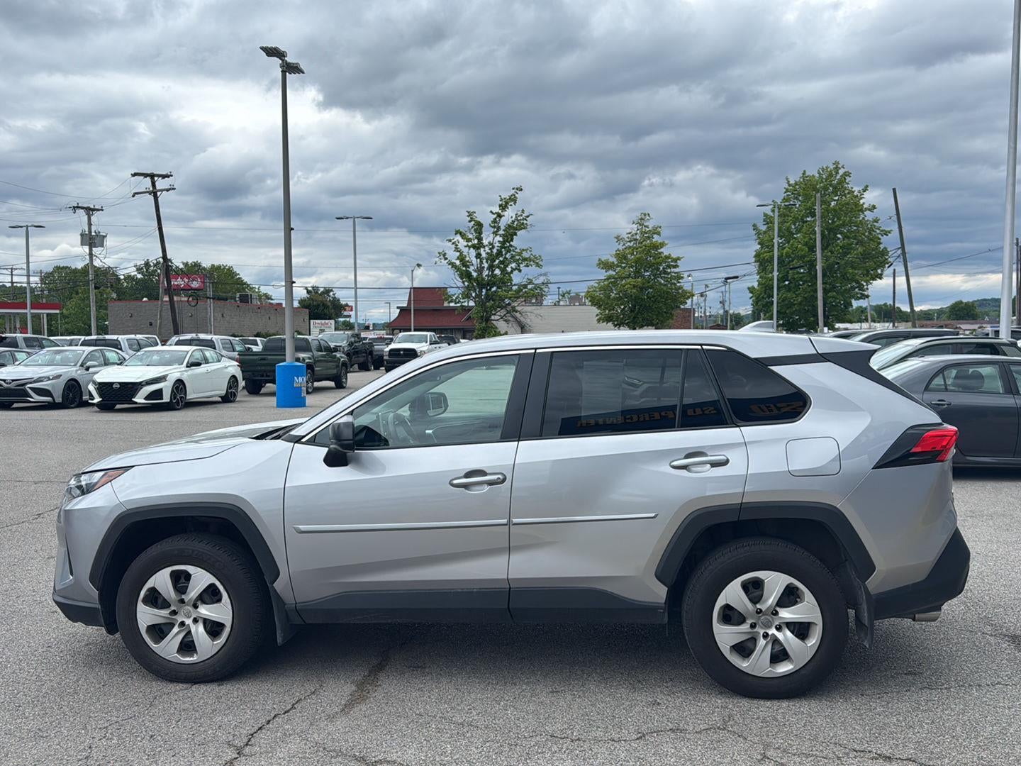 2024 Toyota RAV4 LE