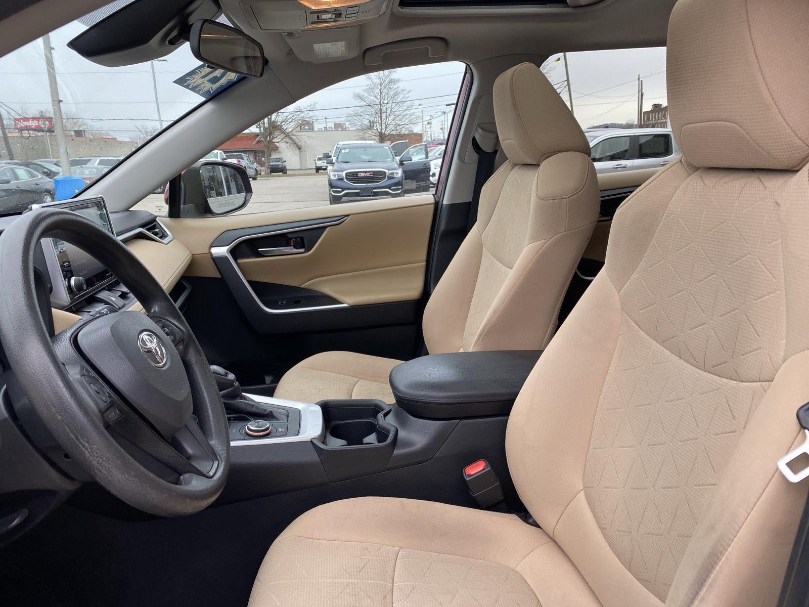 2021 Toyota RAV4 Hybrid XLE