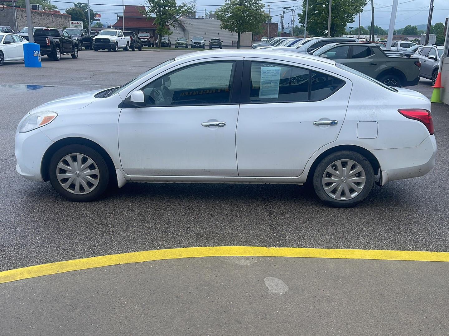 2012 Nissan Versa SV