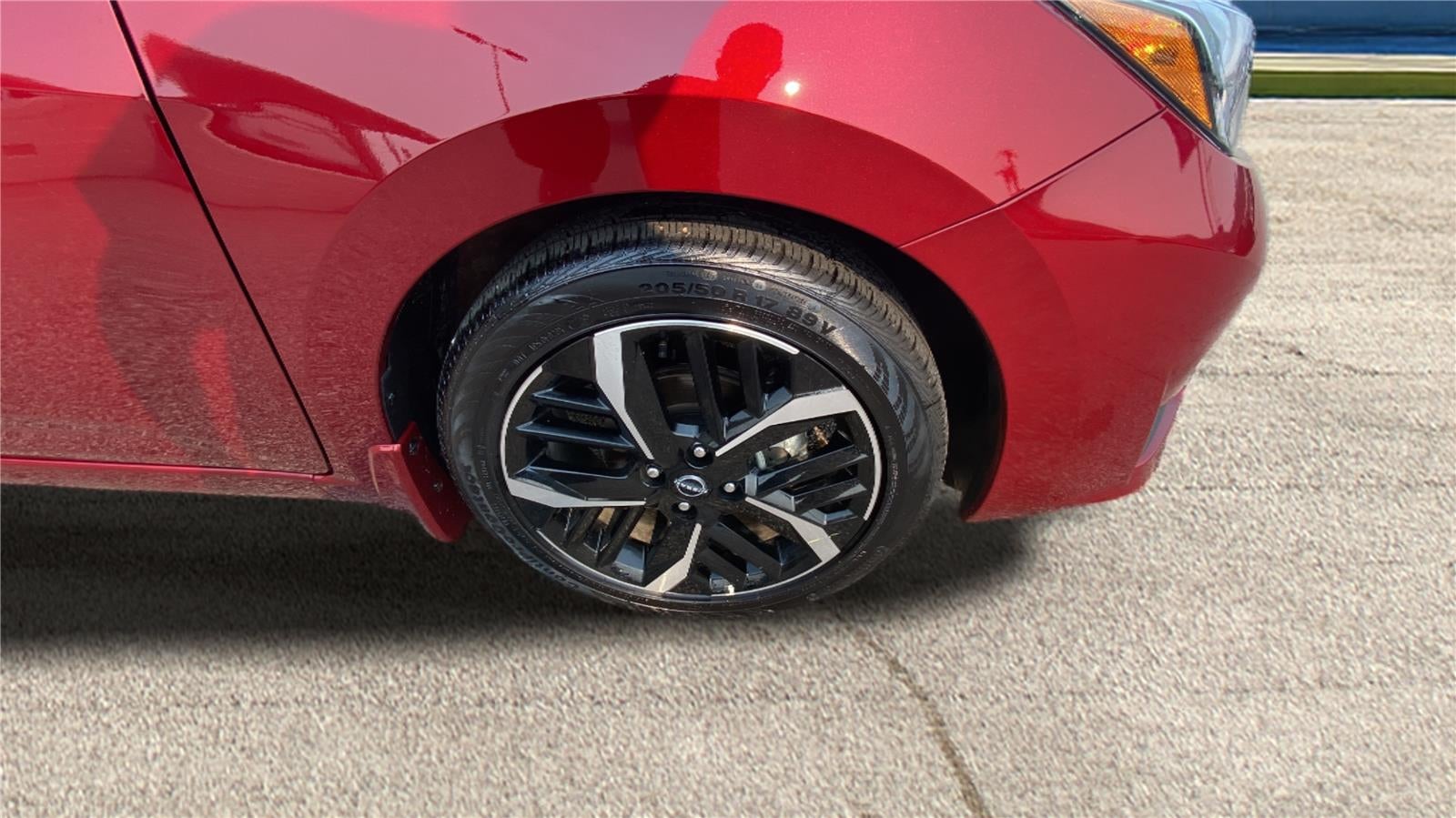 2025 Nissan Versa SR