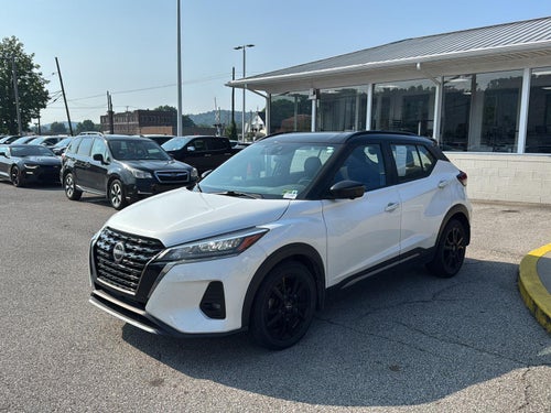 2022 Nissan Kicks SR
