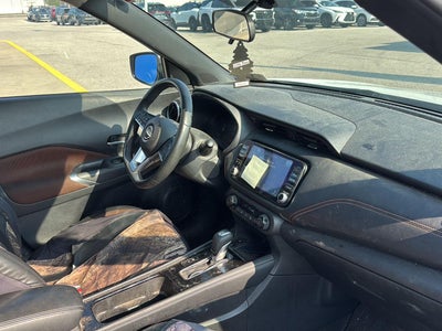 2022 Nissan Kicks SR