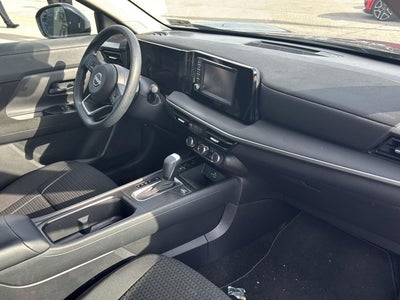 2025 Nissan Kicks S