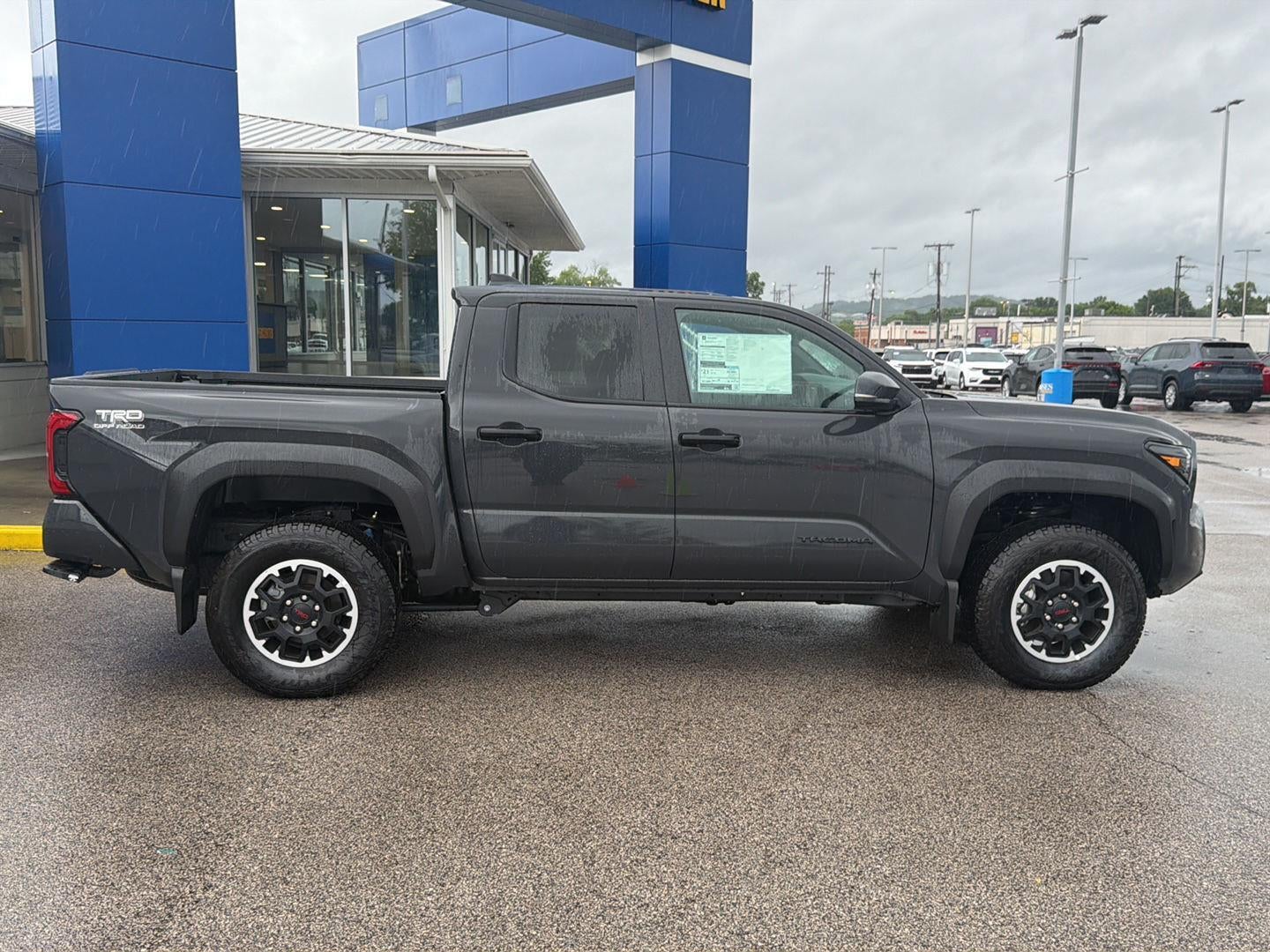 2025 Toyota TACOMA 4WD TRD OFF ROAD DOUBLE CAB 5