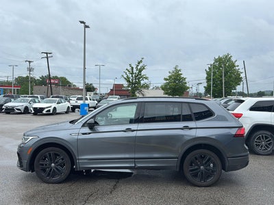 2022 Volkswagen Tiguan SE R-Line Black