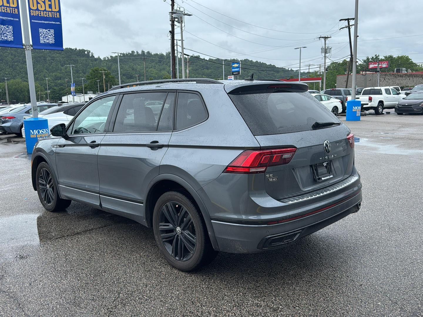 2022 Volkswagen Tiguan SE R-Line Black