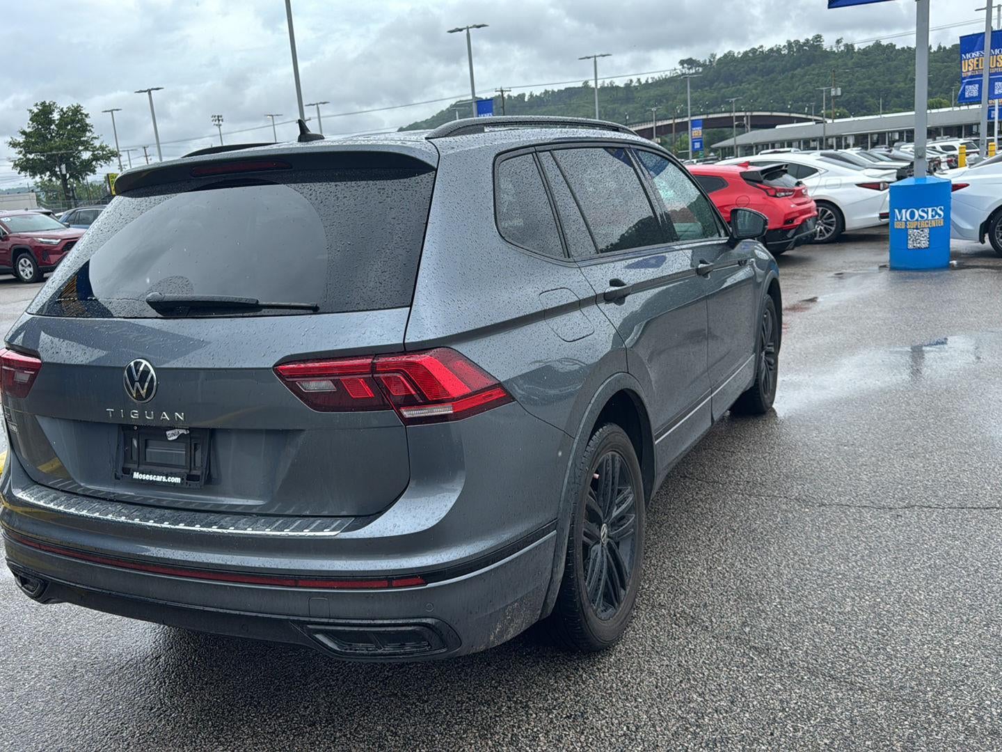 2022 Volkswagen Tiguan SE R-Line Black